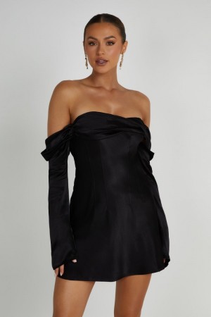 Meshki Giselle Off Shoulder Satin Mini Kjole Dame Sort Danmark | L3T-6705